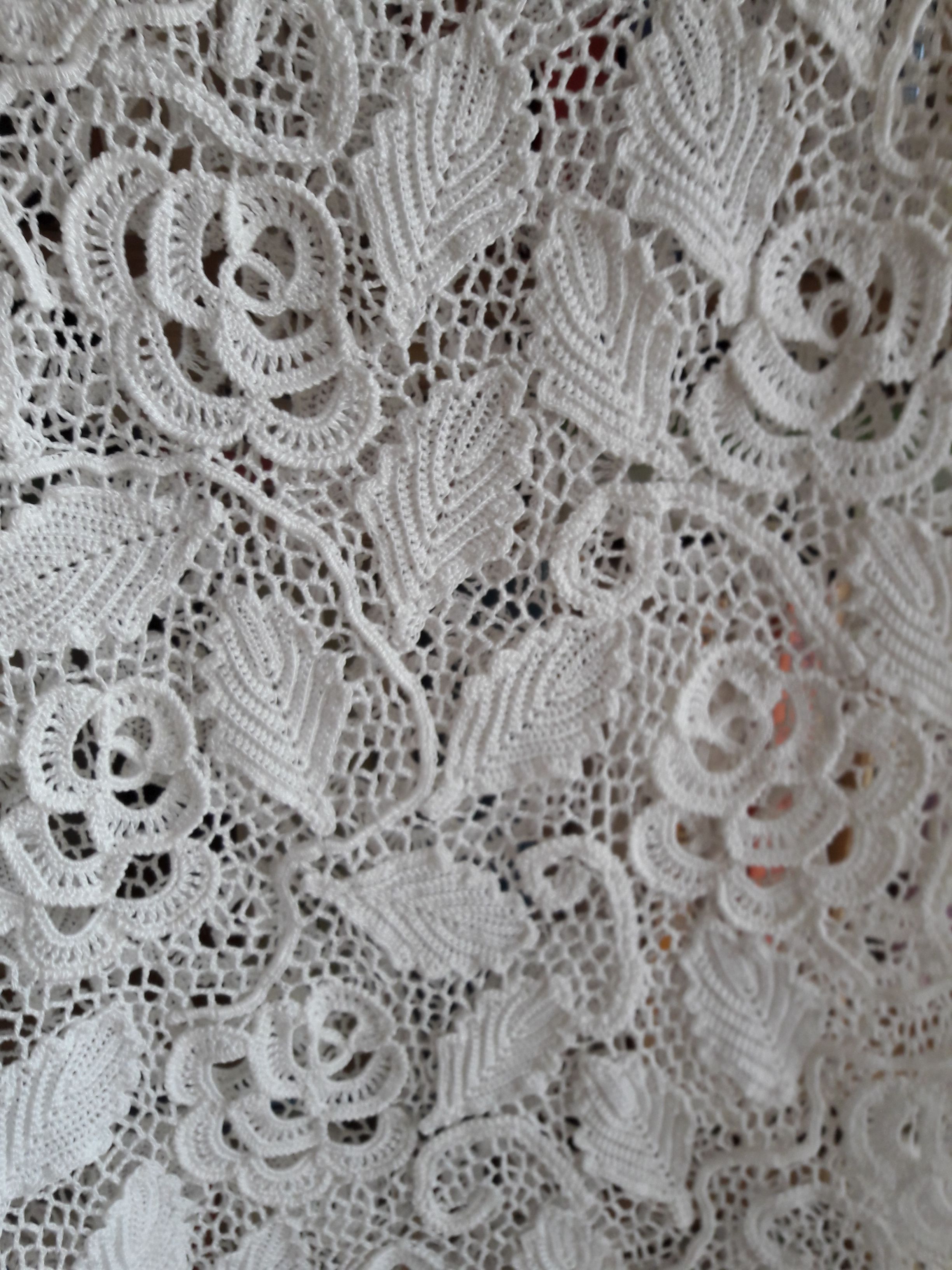 krajkové šaty detail